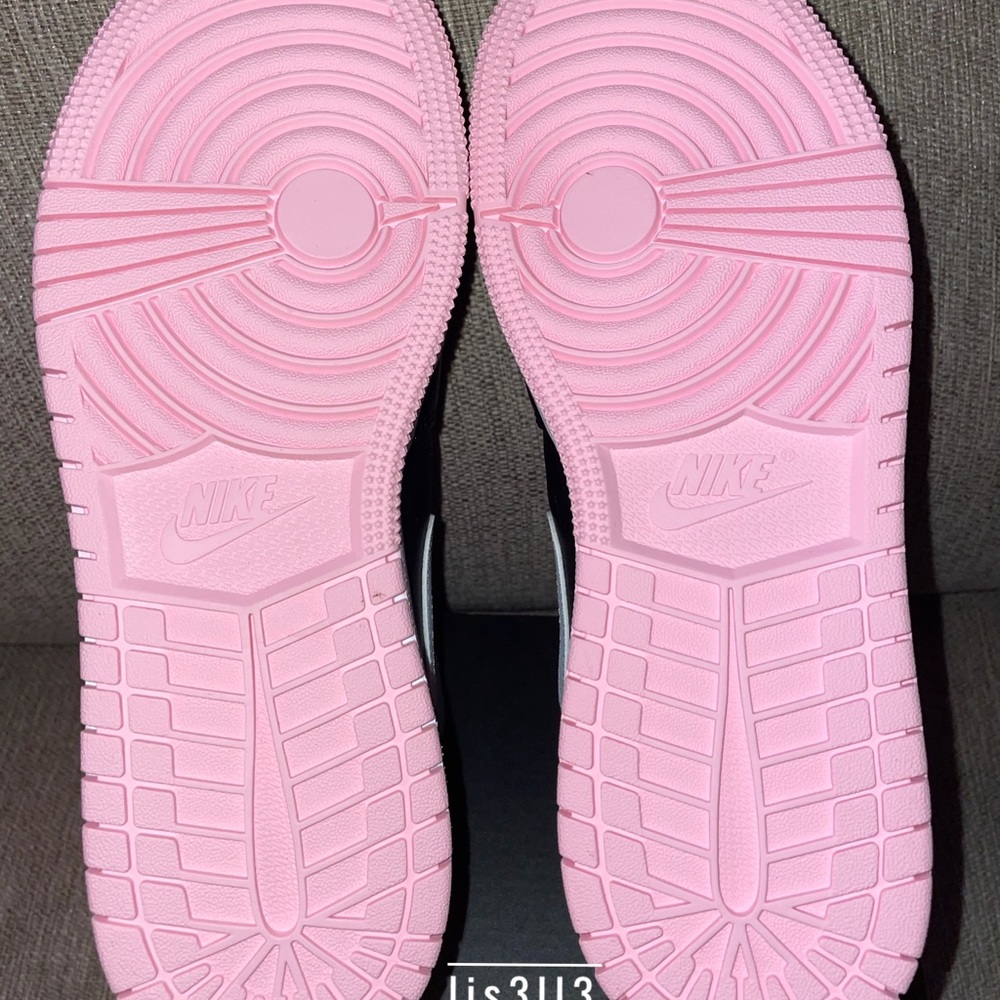 Air Jordan 1 Mid Arctic Punch - Picture 8 of 15